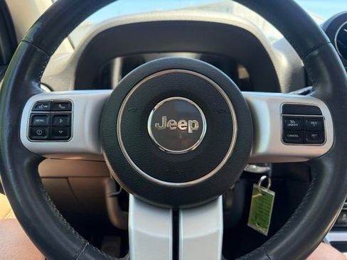 Used 2014 Jeep Compass Latitude w/ Sun/Sound Group FWD image 15