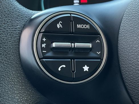 Used 2025 Kia Soul LX w/ LX Technology Package image 23