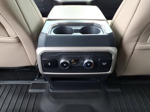 Certified 2022 Ford Expedition XLT image 15