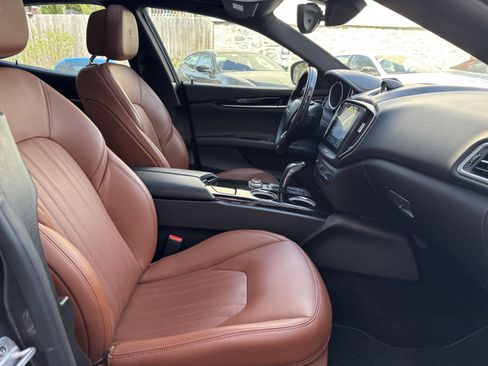 Used 2019 Maserati Ghibli S GranLusso image 17