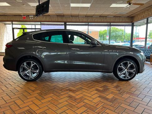 Used 2021 Maserati Levante image 12
