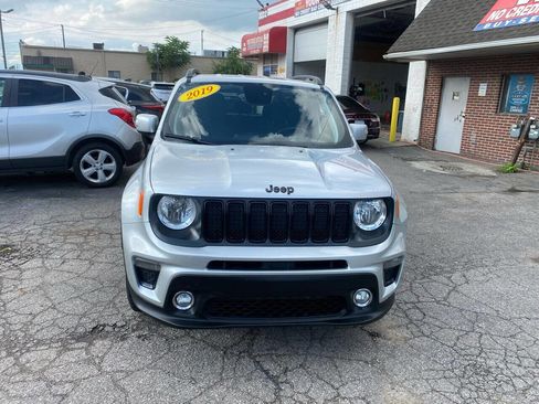 Used 2019 Jeep Renegade Altitude w/ Quick Order Package 2XM image 2