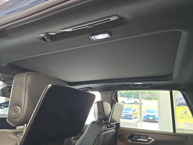Certified 2025 GMC Yukon Denali Ultimate AWD/4WD image 13