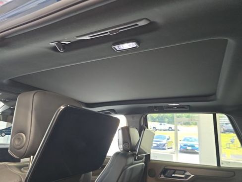 Certified 2025 GMC Yukon Denali Ultimate AWD/4WD image 13