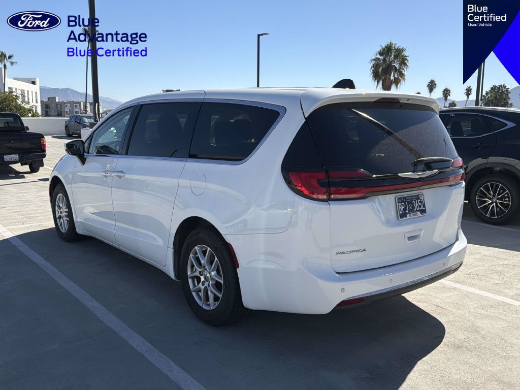 Used 2023 Chrysler Pacifica Touring-L FWD image 20