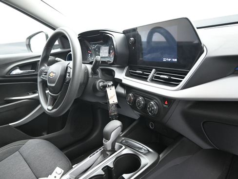 Used 2024 Chevrolet Trax LS w/ LS Convenience Package FWD image 26