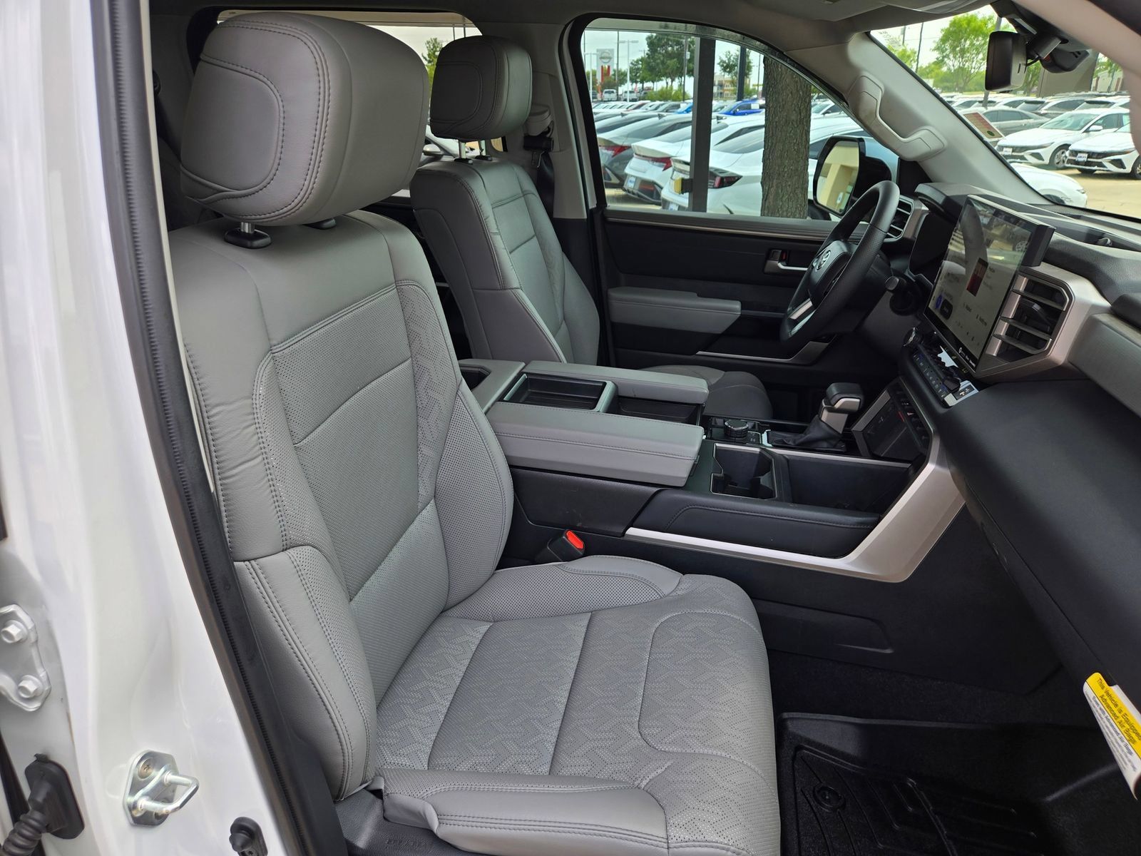 Used 2024 Toyota Tundra Limited w/ Power Package AWD/4WD image 25