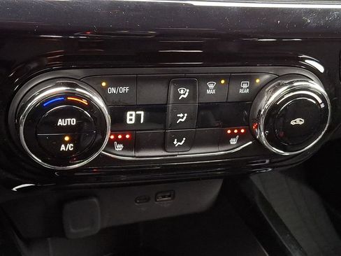 Used 2025 Chevrolet Trax RS image 13