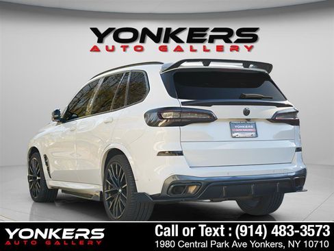 Used 2021 BMW X5 xDrive40i w/ M Sport Package image 3