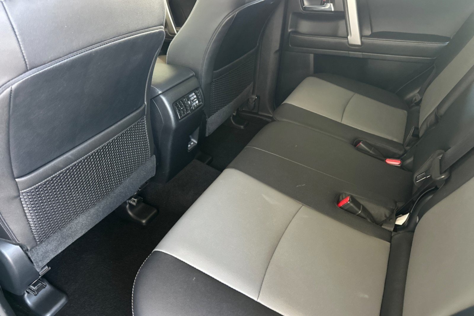 Used 2024 Toyota 4Runner SR5 Premium w/ Moonroof Package AWD/4WD image 11