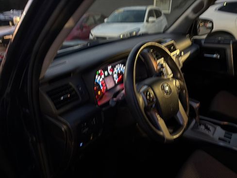 Used 2016 Toyota 4Runner SR5 image 22