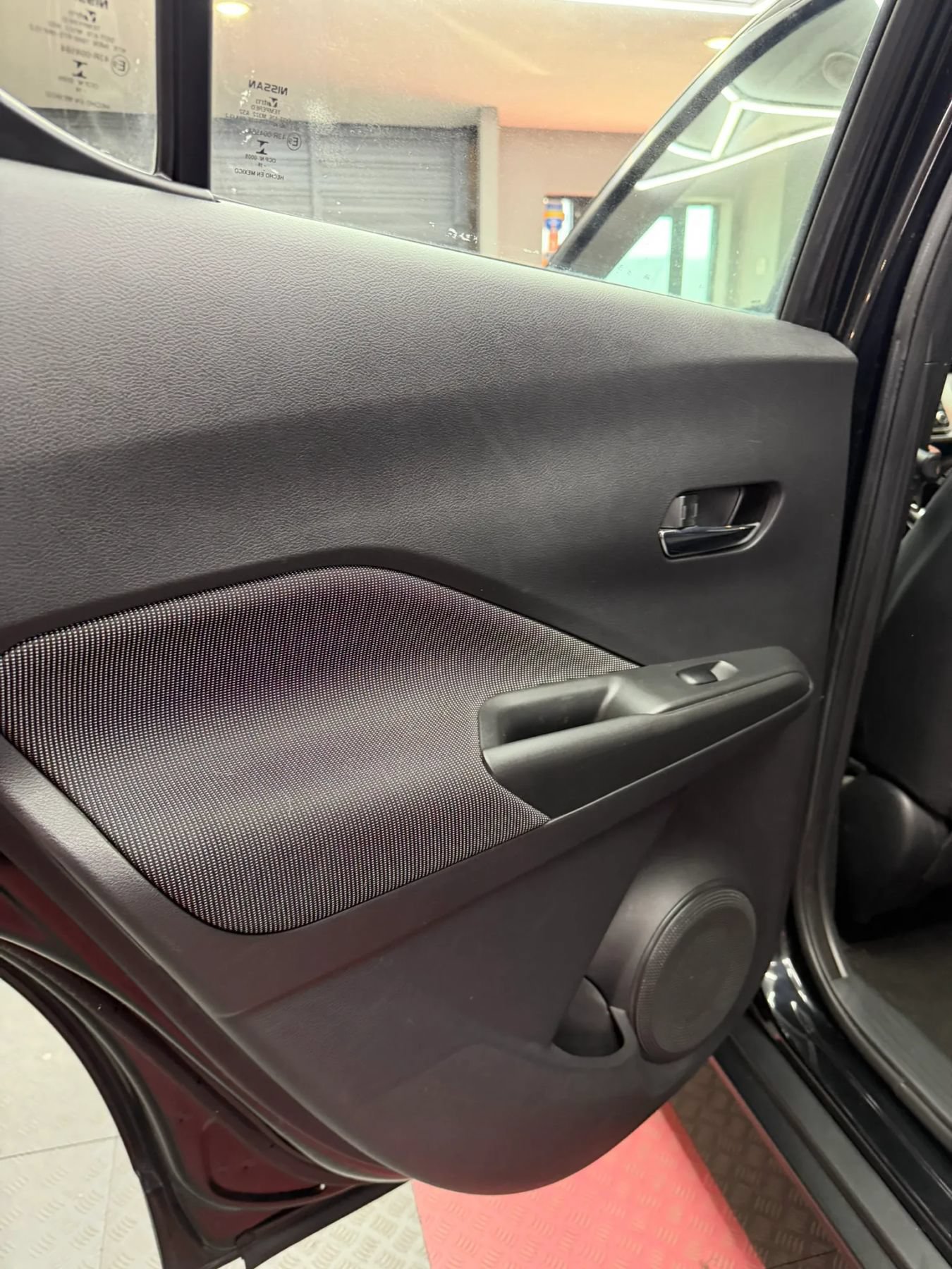 Used 2018 Nissan Kicks SV FWD image 22