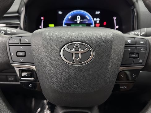 Used 2025 Toyota Camry LE FWD image 17