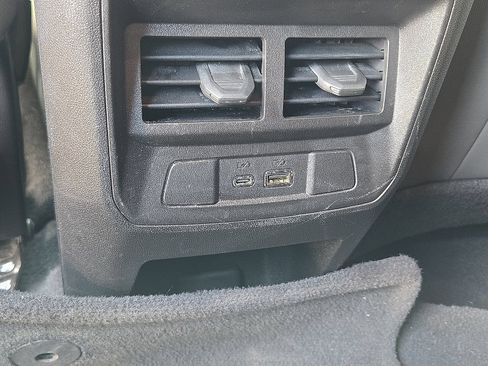 Used 2024 Chevrolet Colorado ZR2 w/ Technology Package AWD/4WD image 15