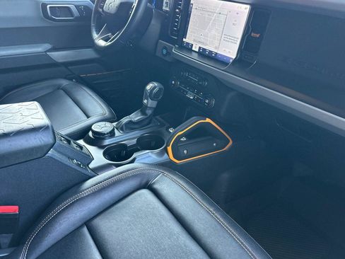 Used 2023 Ford Bronco Badlands w/ Sasquatch Package image 16