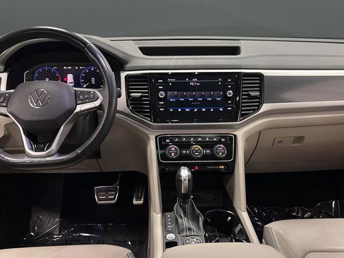 Used 2021 Volkswagen Atlas SEL Premium image 11