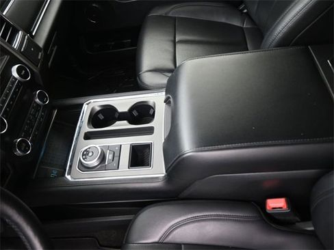 Used 2021 Ford Expedition XLT image 31