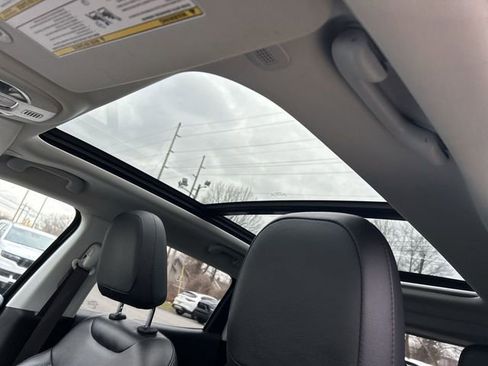 Used 2021 Jeep Compass Latitude w/ Sun and Sound Group image 24