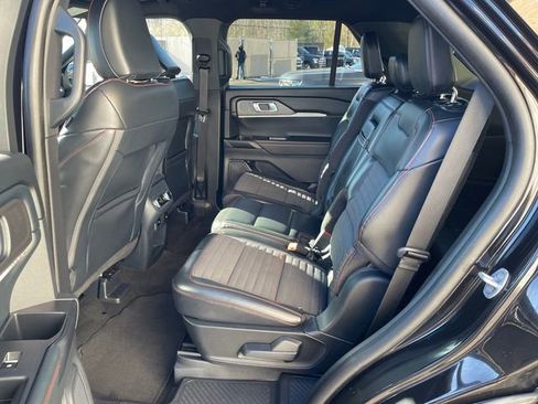 Used 2025 Ford Explorer ST-Line w/ ST-Line Street Pack image 19