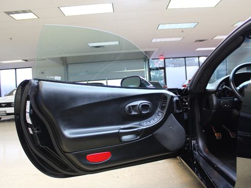 Used 2002 Chevrolet Corvette Z06 w/ Memory Pkg image 31