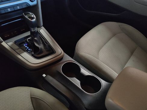 Used 2017 Hyundai Elantra SE FWD image 26