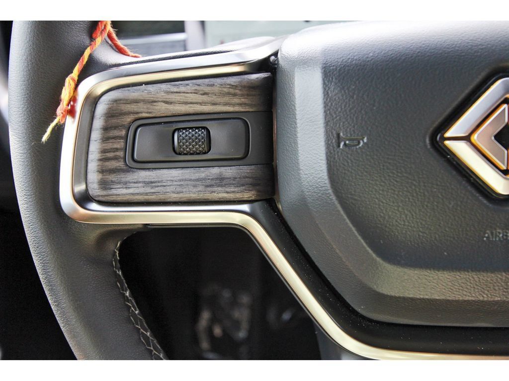Used 2026 Rivian R1S Adventure Dual AWD/4WD image 20