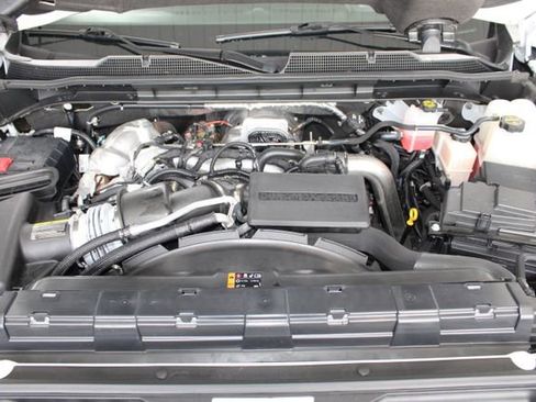 Used 2024 Chevrolet Silverado 2500 LT image 27