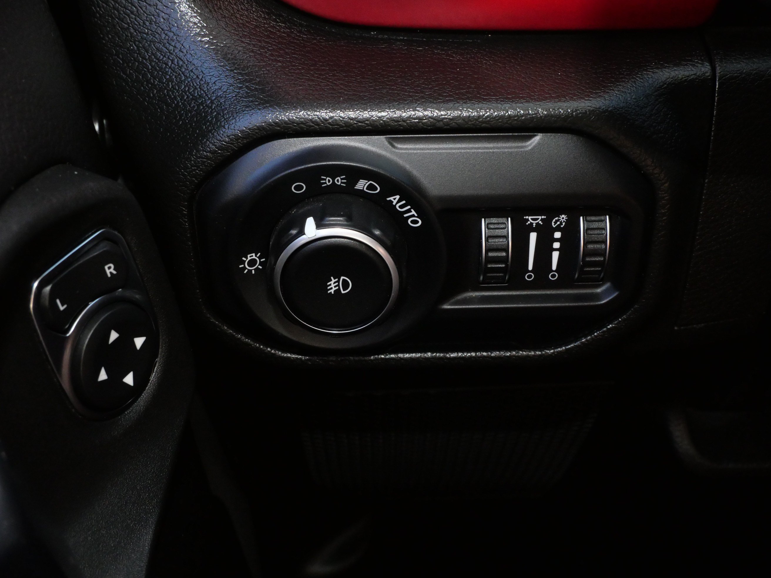 Used 2022 Jeep Wrangler Unlimited Rubicon w/ LED Lighting Group AWD/4WD image 26