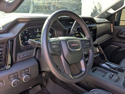 Used 2025 GMC Sierra 2500 AT4X image 15