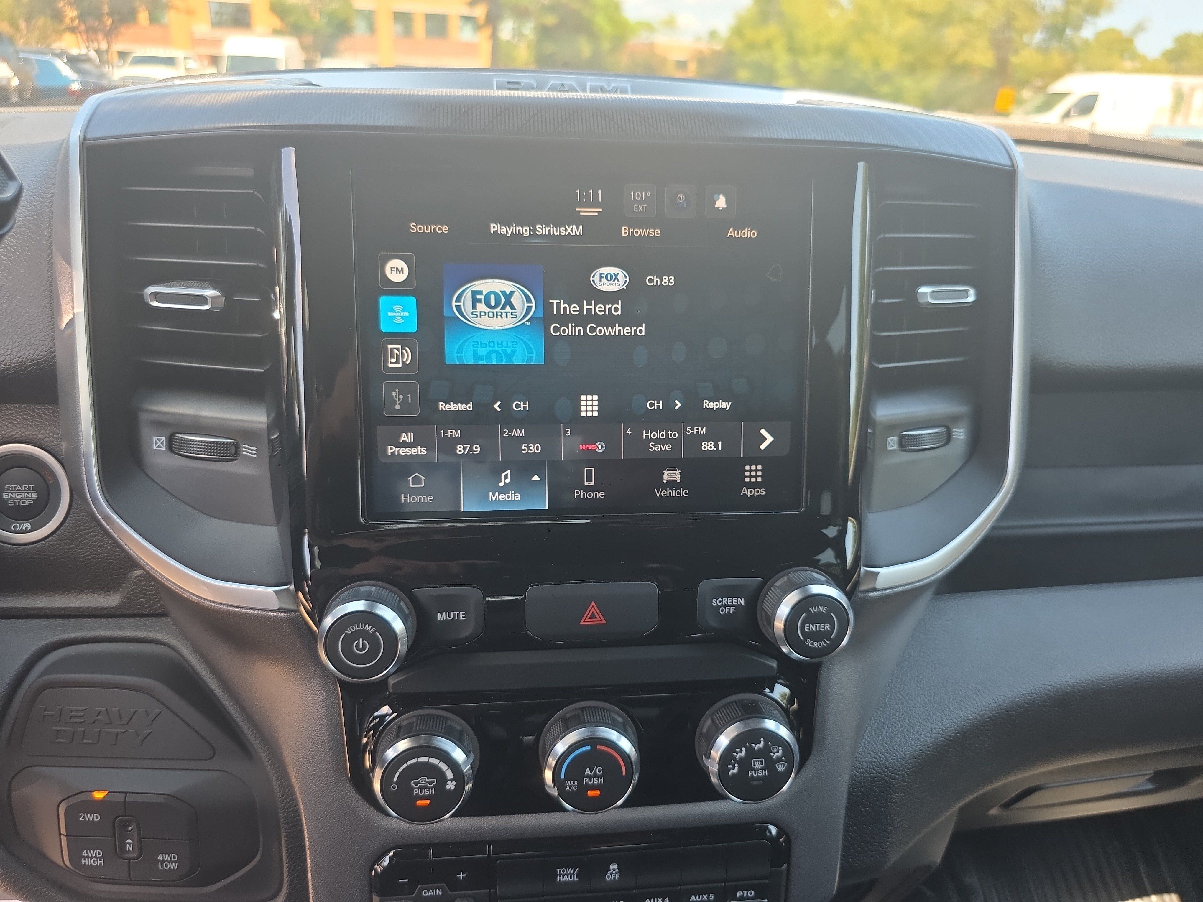 Used 2025 RAM 3500 Big Horn AWD/4WD image 22