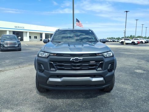 Used 2025 Chevrolet Colorado Trail Boss AWD/4WD image 8