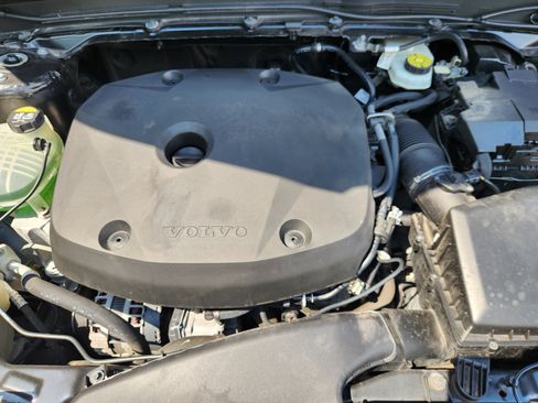 Used 2019 Volvo XC40 T5 Momentum AWD/4WD image 19
