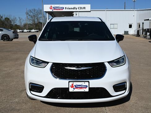 New 2026 Chrysler Pacifica Select AWD/4WD image 5