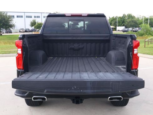 Used 2025 Chevrolet Silverado 1500 LT Trail Boss w/ Convenience Package II AWD/4WD image 10