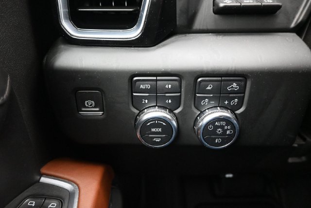 Used 2024 GMC Sierra 2500 Denali Ultimate w/ Max Trailering Package AWD/4WD image 12