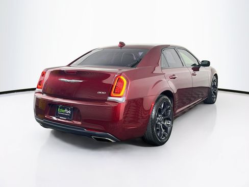 Used 2019 Chrysler 300 Touring w/ Sport Appearance Package RWD image 9