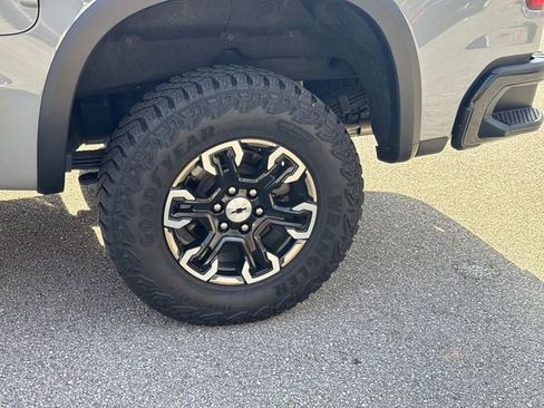 Certified 2025 Chevrolet Silverado 1500 ZR2 image 11