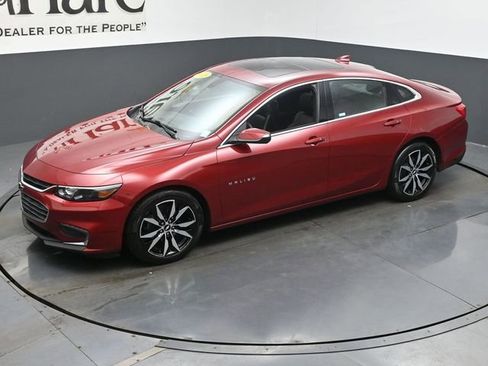 Used 2018 Chevrolet Malibu LT w/ Leather Package FWD image 42