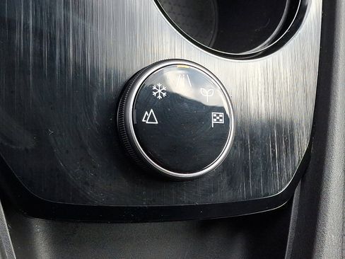 Used 2022 Nissan Rogue SV image 24