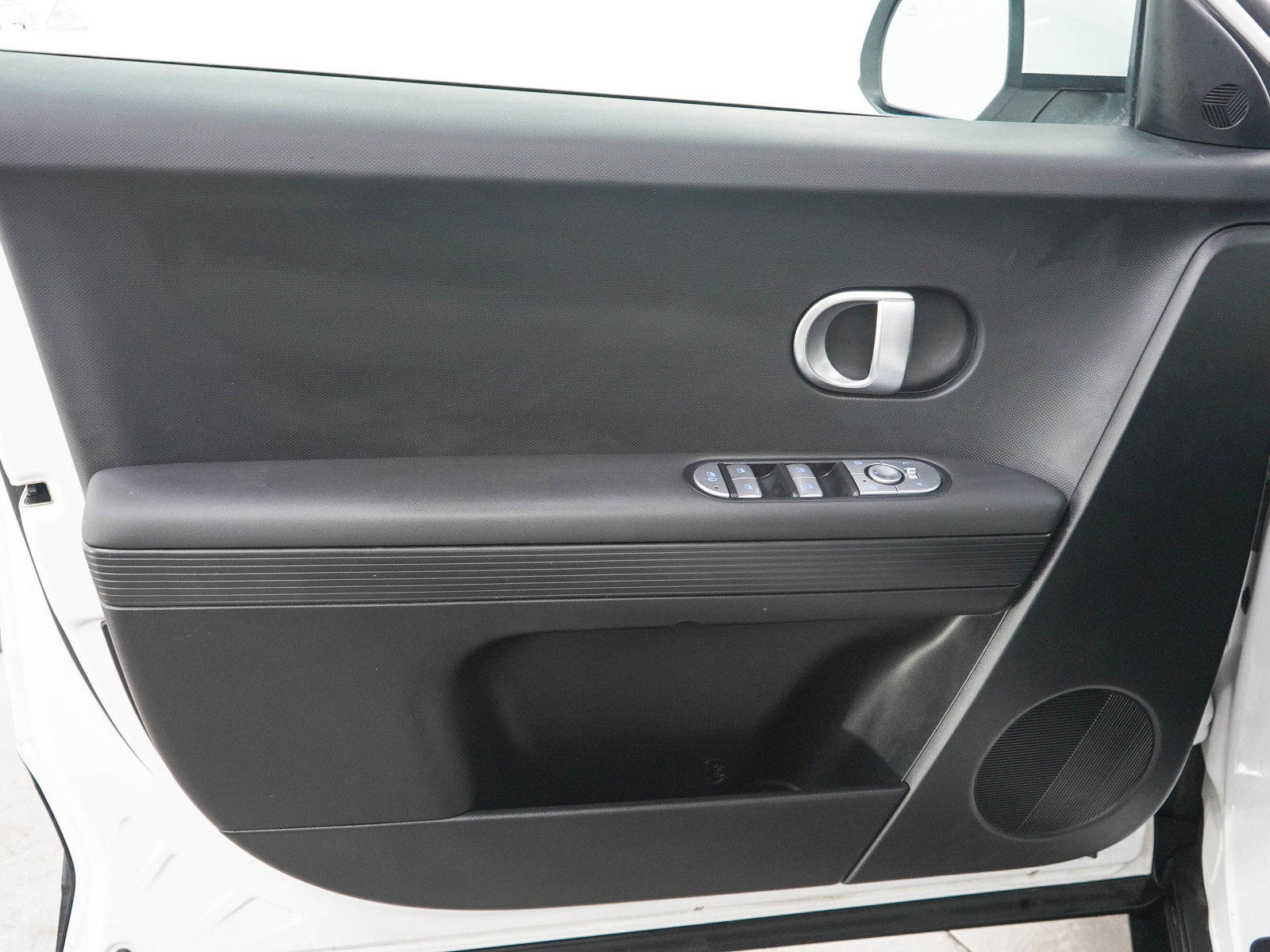 Certified 2024 Hyundai Ioniq 5 SE AWD/4WD image 17