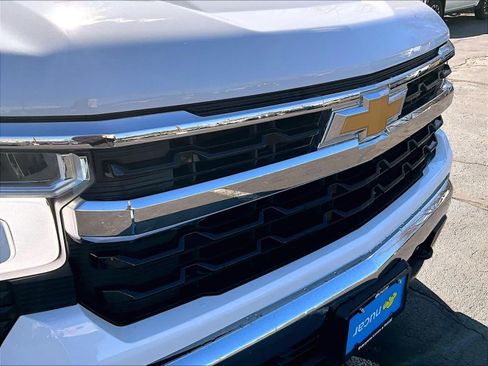 Used 2023 Chevrolet Silverado 1500 LT image 32