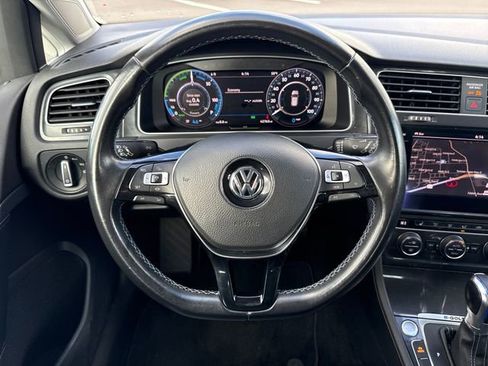 Used 2019 Volkswagen e-Golf SEL Premium image 23