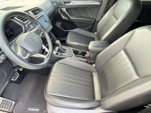 Used 2023 Volkswagen Tiguan SE R-Line image 23