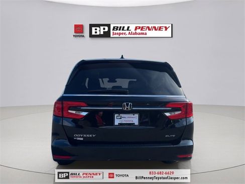 Used 2023 Honda Odyssey Elite image 4