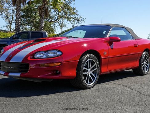 Used 2002 Chevrolet Camaro Z28 w/ SS Performance/Appearance Pkg RWD image 22