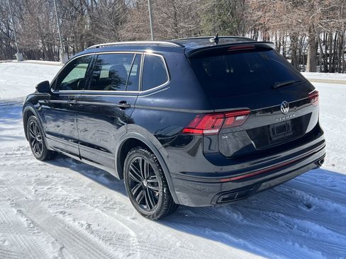 Certified 2022 Volkswagen Tiguan SE R-Line image 8