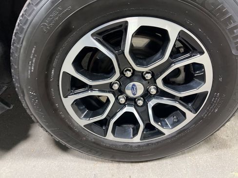 Used 2024 Ford Expedition XLT image 42