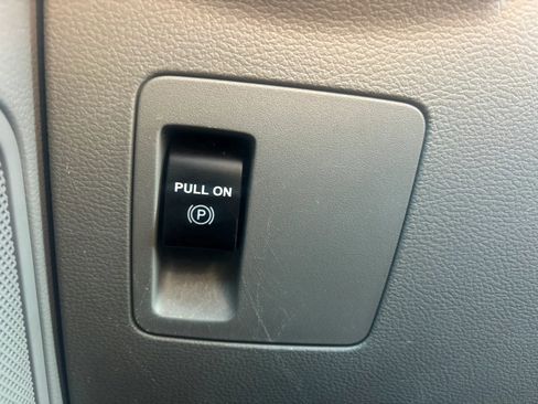 Used 2019 Ford F150 XL w/ Equipment Group 101A Mid AWD/4WD image 13