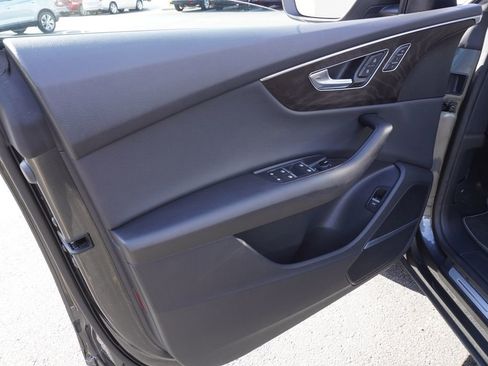 Used 2021 Audi Q8 Premium Plus w/ Premium Plus Package image 15