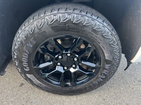 Used 2023 Chevrolet Silverado 1500 RST image 12